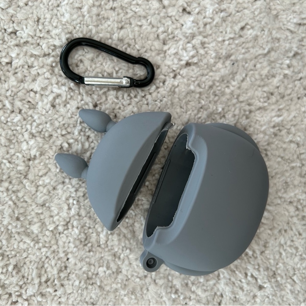 AirPod Gen 1/2 Protective Case - Picture 6 of 10